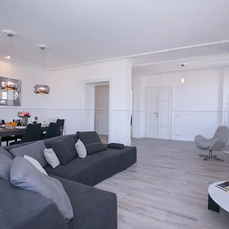 Apartment Royale